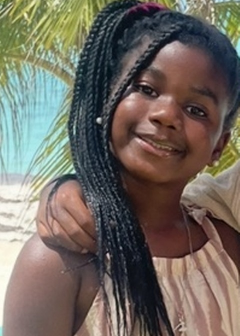 Naomi, junior bridesmaid